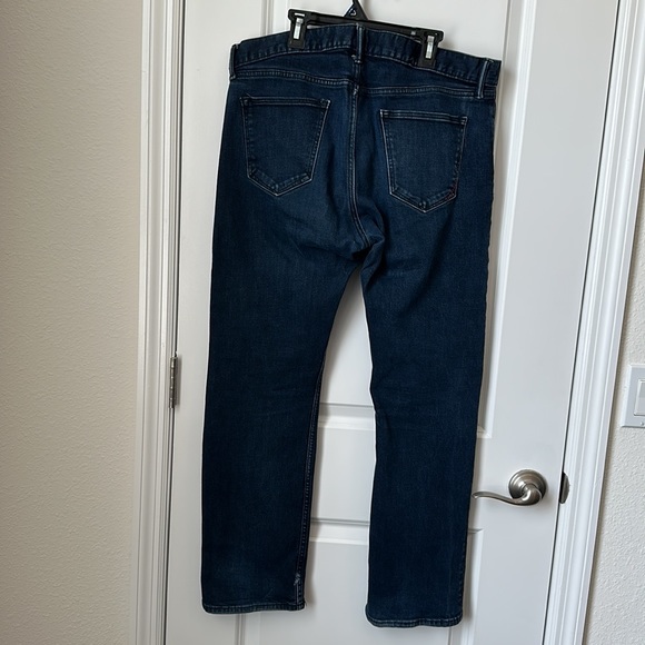 Banana Republic Vintage Straight Men’s Jeans Size 35x30 - Picture 3 of 4